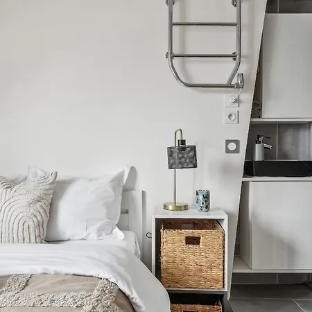 Le Louvre & Notre-dame - Cityapartmentstay Paris