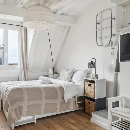 Le Louvre & Notre-dame - Cityapartmentstay Paris
